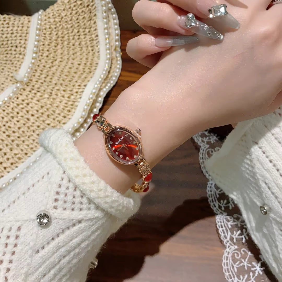 Fashionable Women's Watch with Diamond Inlaid Strap Retro Oval Dial Ladies Quartz Watch Ladies Gift