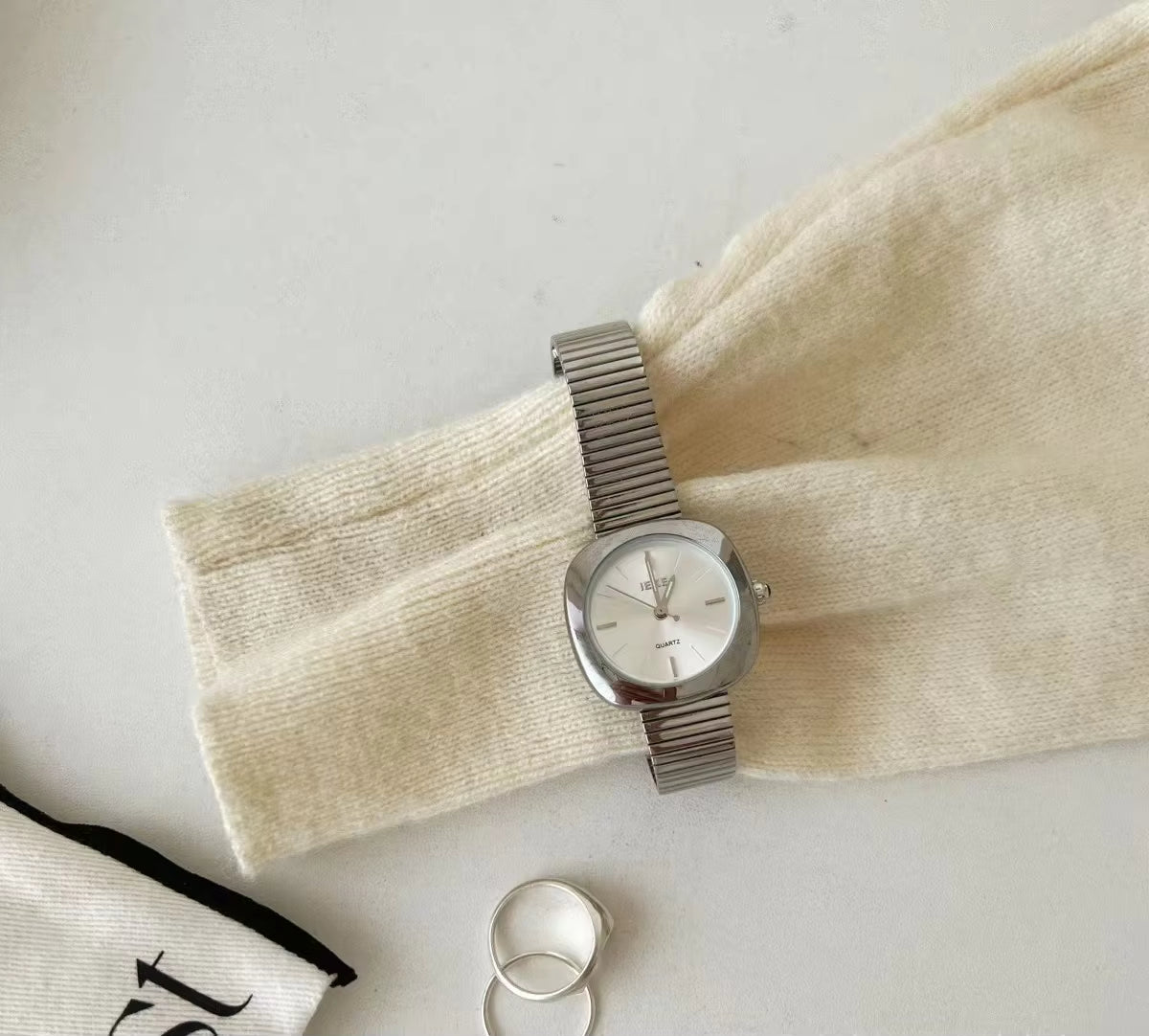 Niche Watch Retro Light Luxury Vintage Fashion Temperament Quartz Watch Female Exquisite Versatile Casual Style