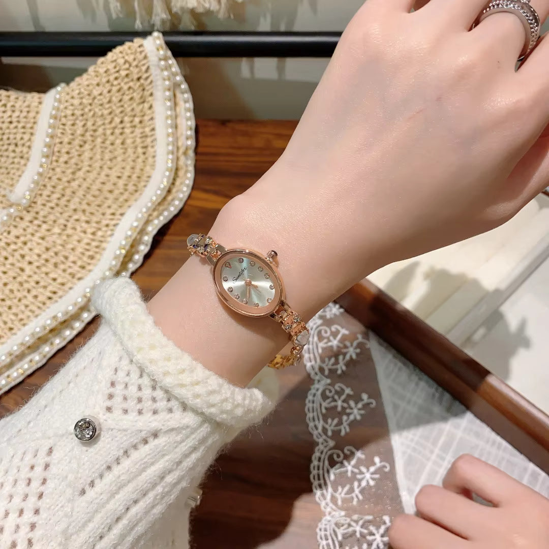 Fashionable Women's Watch with Diamond Inlaid Strap Retro Oval Dial Ladies Quartz Watch Ladies Gift